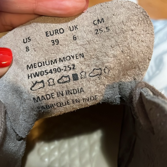 Hush Puppies real suede booties. US 8 but in fact more like 8.5 - Picture 7 of 7